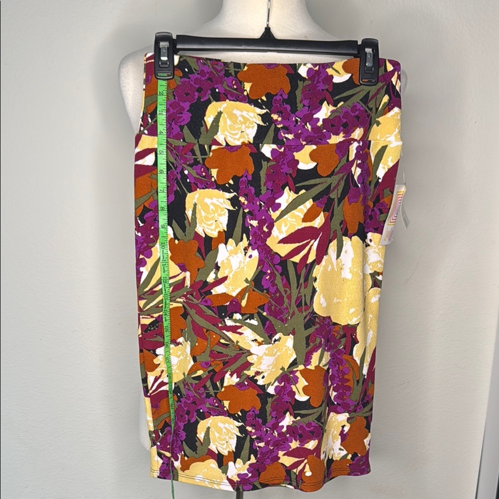 Lularoe floral skirt Cassie medium  14-16.5” waist 4” band 25” long  NEW NWT